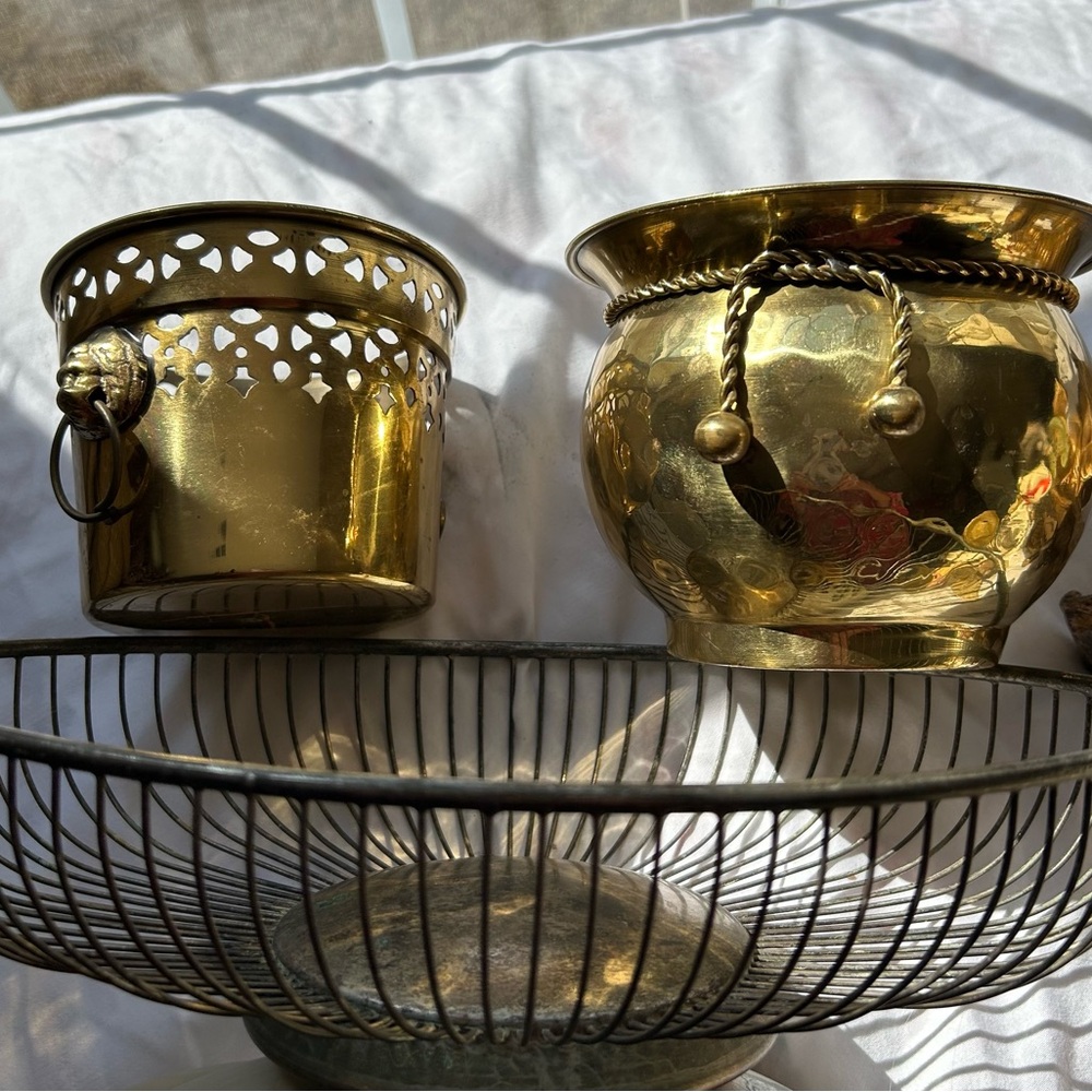 Elegant Gold Home Accent Set